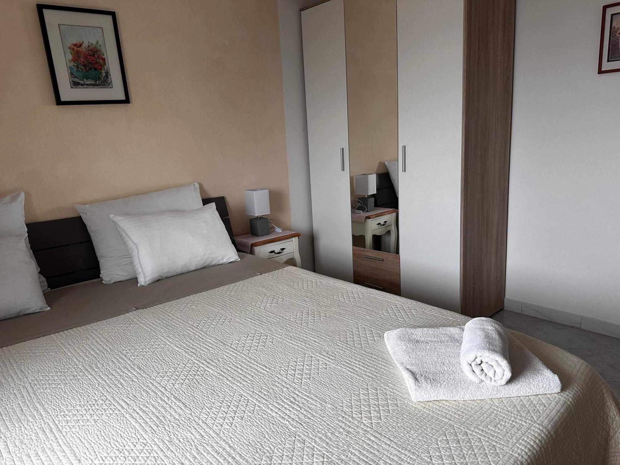 Apartments Vesna Фунтана Екстер'єр фото