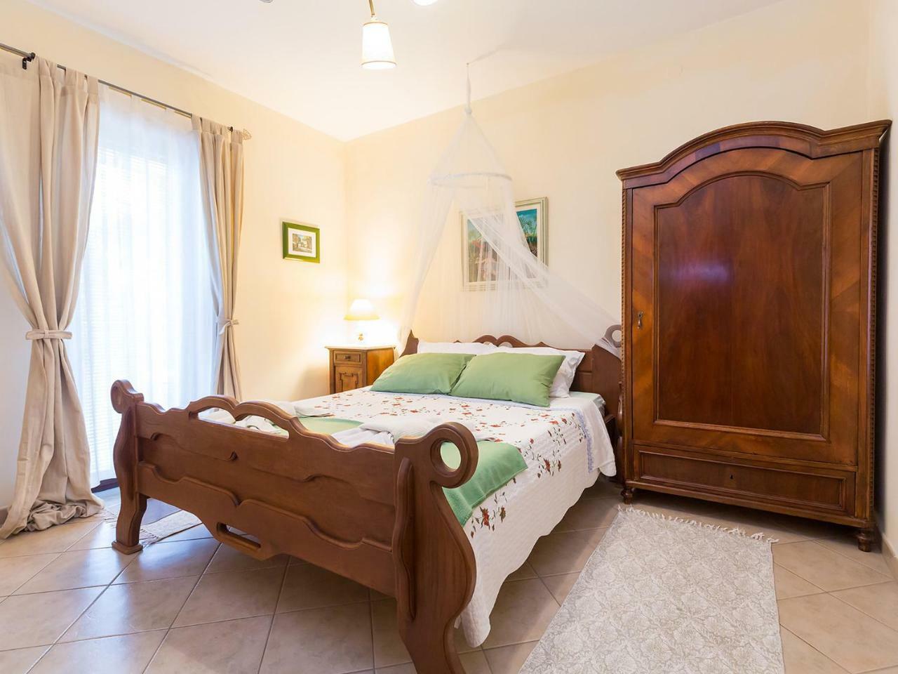 Apartments Vesna Фунтана Екстер'єр фото