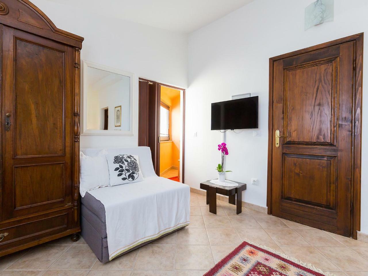 Apartments Vesna Фунтана Екстер'єр фото