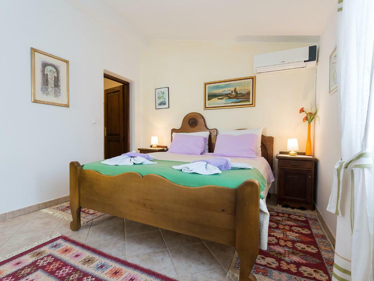 Apartments Vesna Фунтана Екстер'єр фото