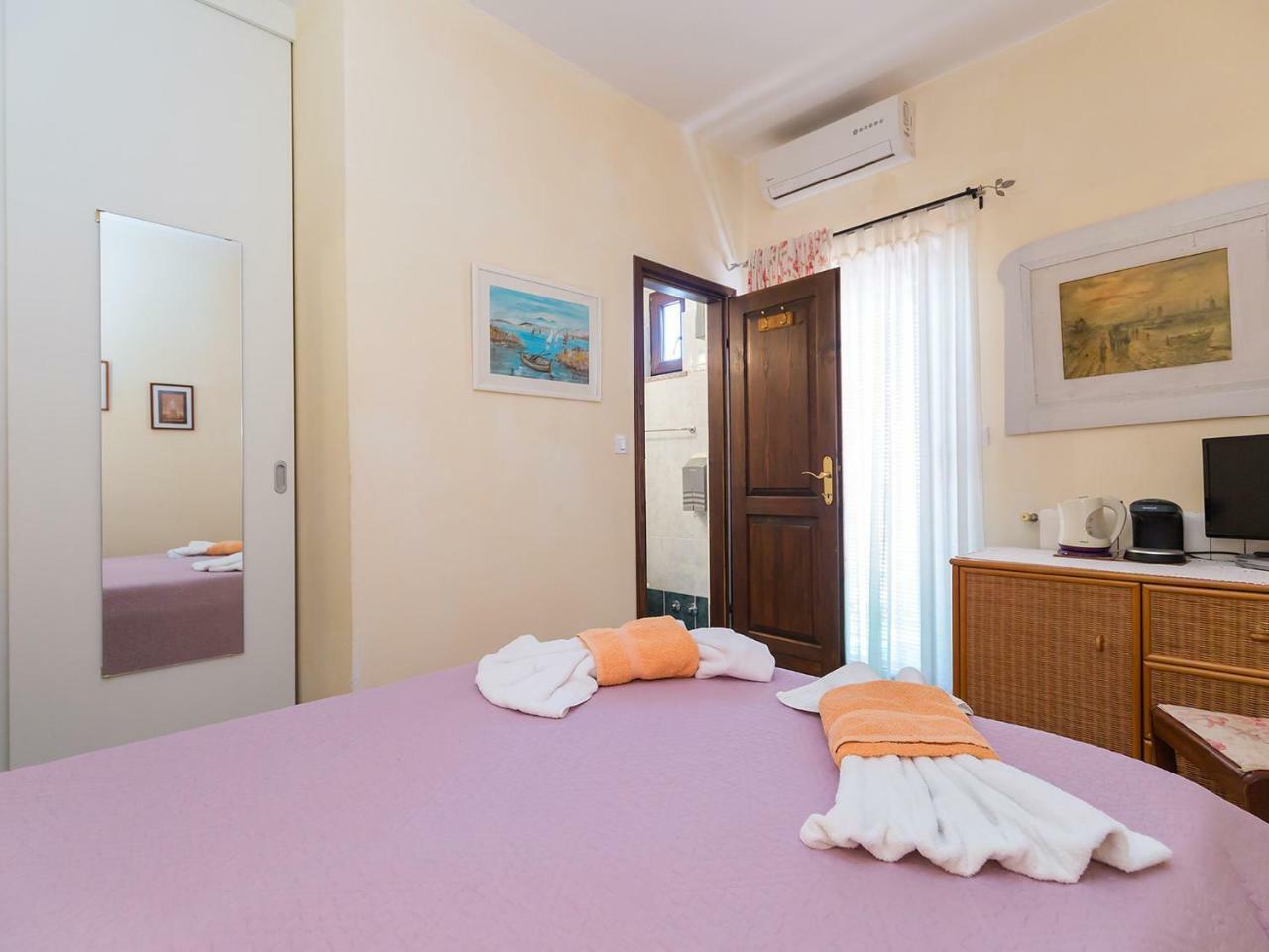 Apartments Vesna Фунтана Екстер'єр фото