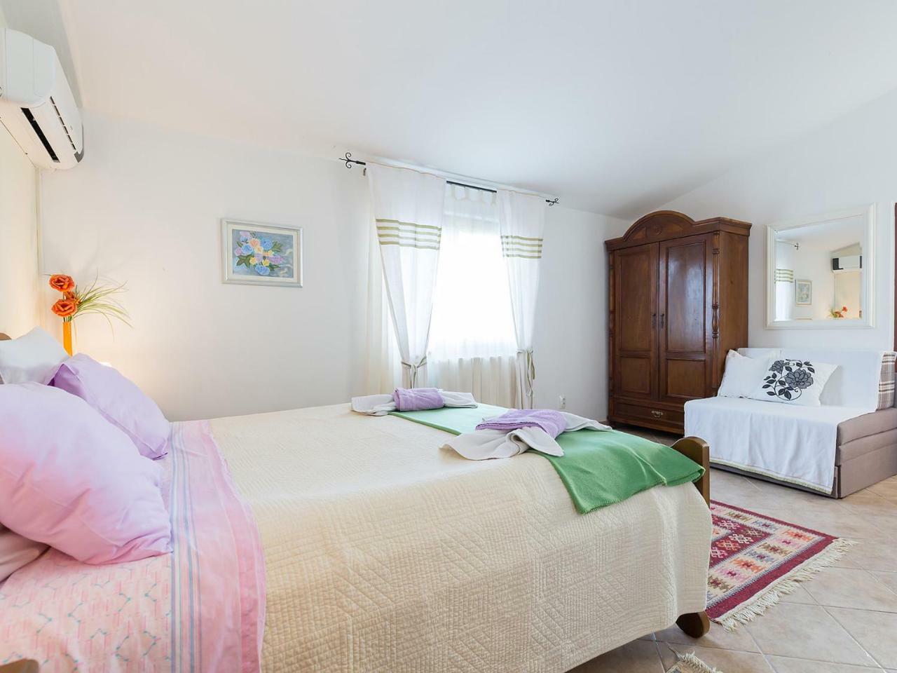 Apartments Vesna Фунтана Екстер'єр фото