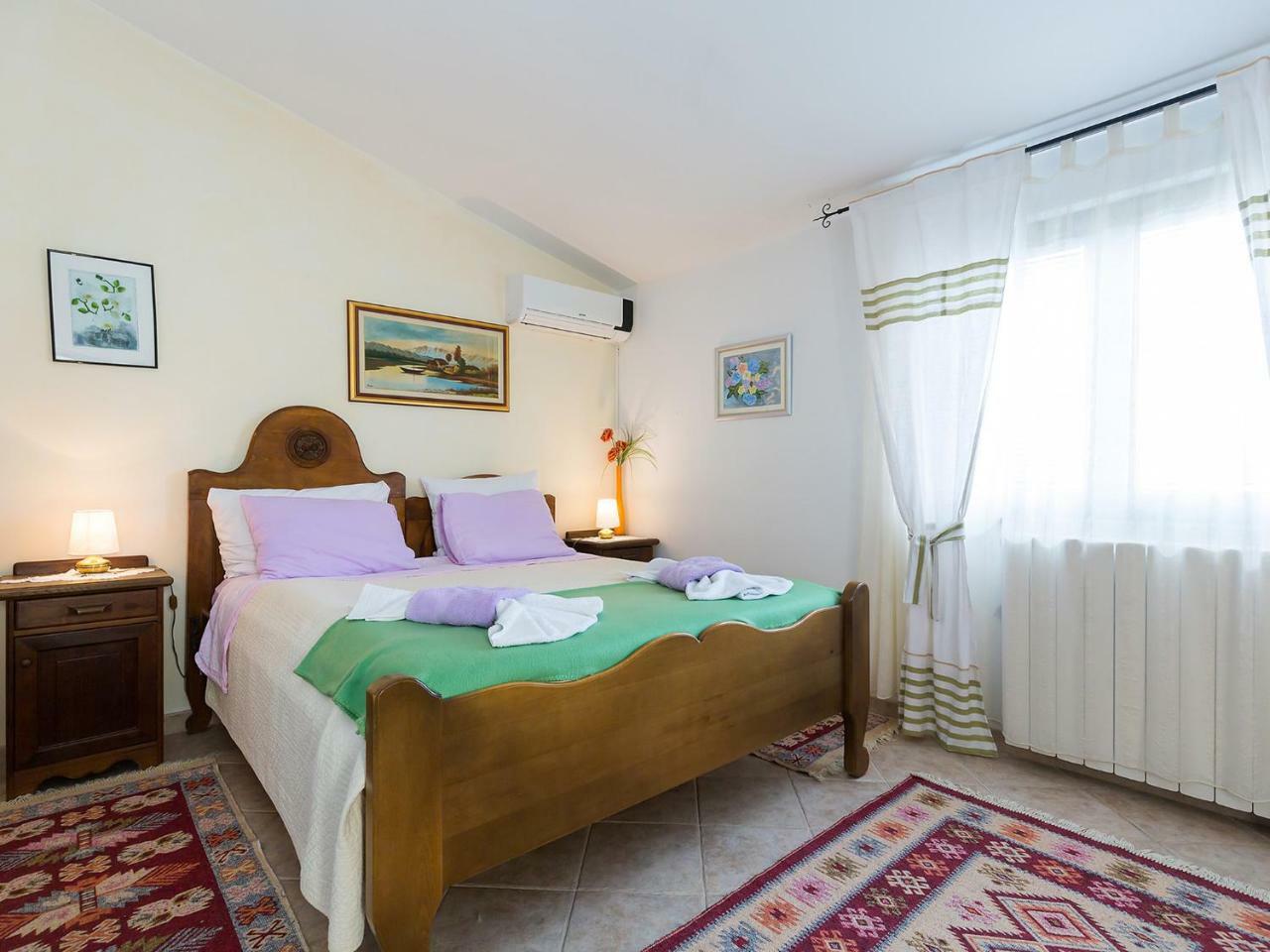 Apartments Vesna Фунтана Екстер'єр фото