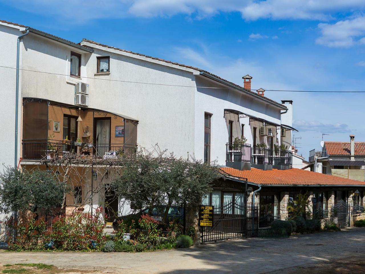 Apartments Vesna Фунтана Екстер'єр фото